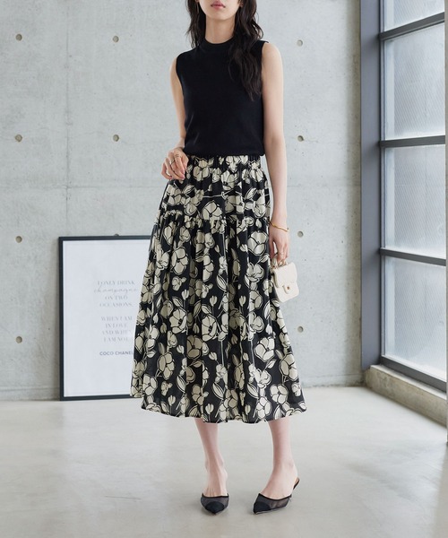KOBE LETTUCE(コウベレタス)の「花柄ティアードスカート(スカート・レディース・ブルー/ブラック・M)」の4枚目の写真