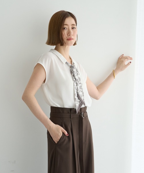YECCA VECCA(イェッカヴェッカ)の「2wayスカーフ付きブラウス(シャツ/ブラウス・レディース・オフホワイト/バーガンディー/ネイビー・FREE)」の5枚目の写真