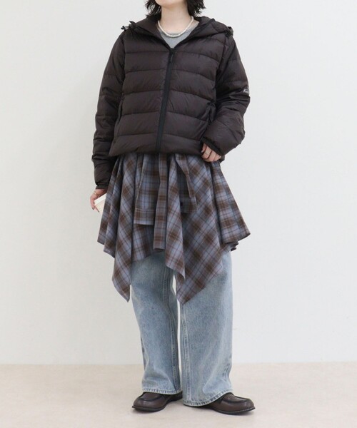 fredy emue（フレディエミュ）の「《別注》【TAION/タイオン】LIGHT DOWN HOODIE（ダウンジャケット/コート・レディース・ダークブラウン/ブラウン系その他/オフホワイト/ブラック・36/38）」の5枚目の写真