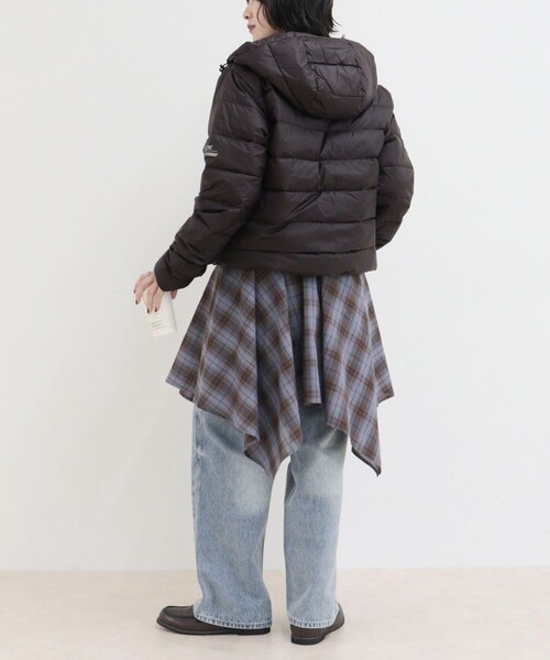 fredy emue（フレディエミュ）の「《別注》【TAION/タイオン】LIGHT DOWN HOODIE（ダウンジャケット/コート・レディース・ダークブラウン/ブラウン系その他/オフホワイト/ブラック・36/38）」の8枚目の写真