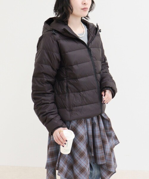 fredy emue（フレディエミュ）の「《別注》【TAION/タイオン】LIGHT DOWN HOODIE（ダウンジャケット/コート・レディース・ダークブラウン/ブラウン系その他/オフホワイト/ブラック・36/38）」の11枚目の写真