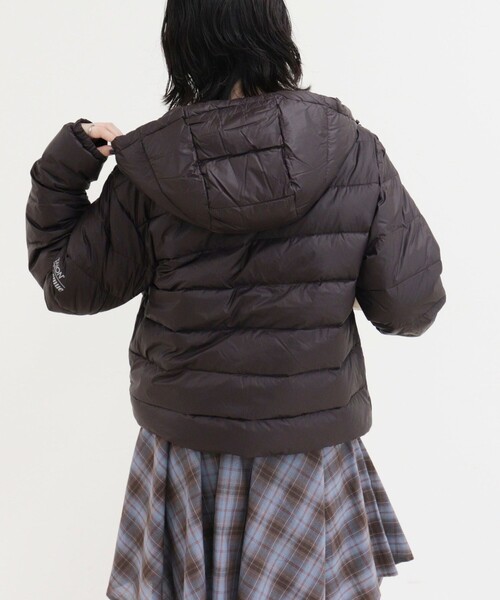 fredy emue（フレディエミュ）の「《別注》【TAION/タイオン】LIGHT DOWN HOODIE（ダウンジャケット/コート・レディース・ダークブラウン/ブラウン系その他/オフホワイト/ブラック・36/38）」の12枚目の写真