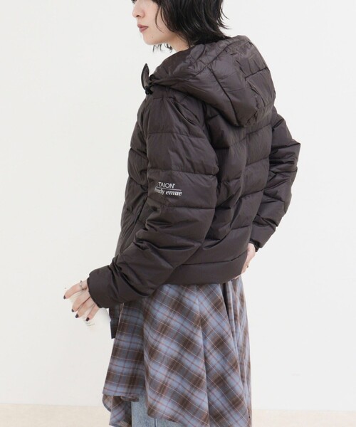 fredy emue（フレディエミュ）の「《別注》【TAION/タイオン】LIGHT DOWN HOODIE（ダウンジャケット/コート・レディース・ダークブラウン/ブラウン系その他/オフホワイト/ブラック・36/38）」の13枚目の写真
