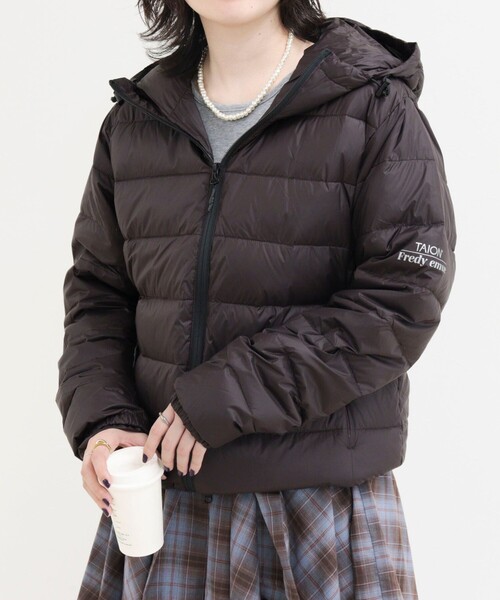 fredy emue（フレディエミュ）の「《別注》【TAION/タイオン】LIGHT DOWN HOODIE（ダウンジャケット/コート・レディース・ダークブラウン/ブラウン系その他/オフホワイト/ブラック・36/38）」の14枚目の写真