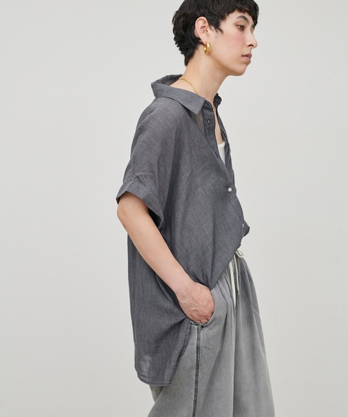LARUTA(ラルータ)の「【LARUTA】コットンボイルシアーデニム半袖シャツ(シャツ/ブラウス・レディース・ブルー/ブラック/サックスブルー・MEDIUM)」の6枚目の写真