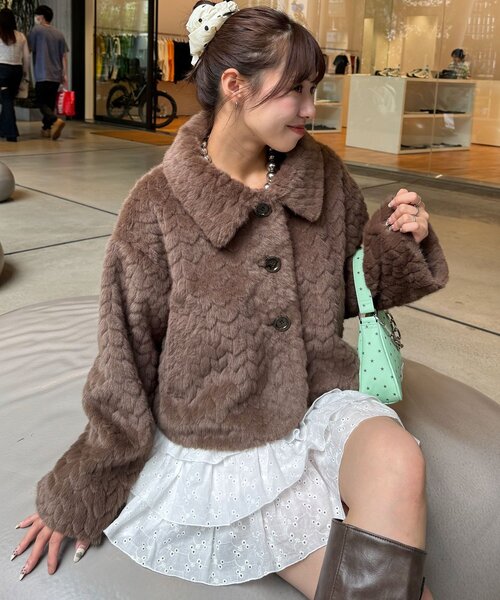 CIAOPANIC(チャオパニック)の「【2サイズ展開】アソートバンビ柄ファージャケット(ブルゾン・レディース・ブラウン/ベージュ系その他/ブラウン系その他/キャメル/ベージュ・1/0)」の2枚目の写真