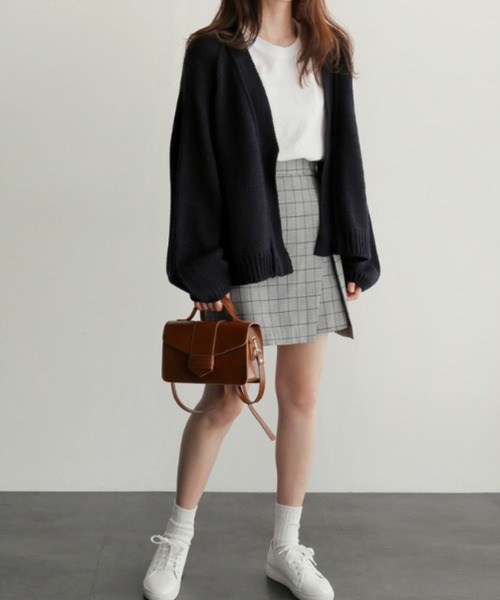 MELT(メルト)の「ざっくり編みボリューム袖ルーズニットカーディガン/ニットガウン/秋服/冬服(カーディガン/ボレロ・レディース・キャメル/ブラック/ネイビー・FREE)」の5枚目の写真