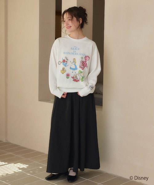 cross marche(クロスマルシェ)の「【Disney/ディズニー】ふしぎの国のアリス裏毛スウェットプルオーバー(スウェット・レディース・オフホワイト/チャコール・M/LL/L)」の10枚目の写真