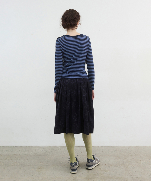 NOCONTENT（ノーコンテント）の「414.ロジピンタックスカート_ネイビー（スカート・レディース・その他・SMALL/MEDIUM）」の2枚目の写真