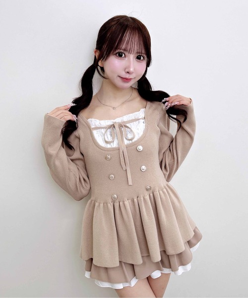 INGNI(イング)の「シャツドッキングWボタンペプラムニット(ニット/セーター・レディース・ブラック/ベージュ/ブラウン系その他7/ブラック系9・M)」の4枚目の写真