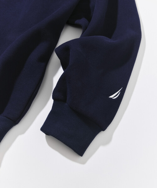 NAUTICA(ノーティカ)の「NAUTICA/ノーティカ リラックスフィット NYCロゴ クルーネックスウェット(スウェット・メンズ・オレンジ/グリーン/ブルー/ブラック/ネイビー/ライトグレー・X-LARGE/MEDIUM/LARGE/XX-LARGE)」の17枚目の写真