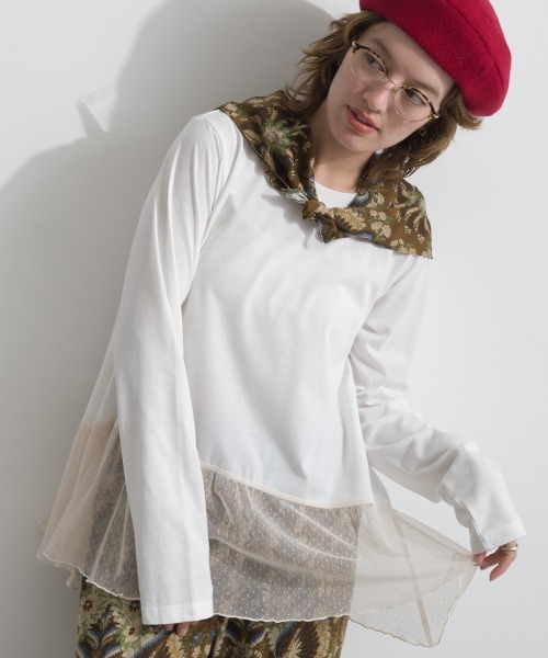 le colis(ルコリ)の「天竺×ストレッチレース・ドットチュール 裾ヘムレースプルオーバー(Tシャツ/カットソー・レディース・オフホワイト/チャコールグレー/ホワイト/ブラック・FREE)」の3枚目の写真
