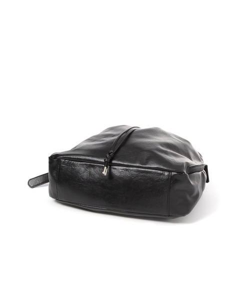 LAKOLE(ラコレ)の「フェイクレザードロスト巾着BAG / 1077399(ハンドバッグ・レディース・ブラック/オフホワイト/モカ・FREE)」の6枚目の写真