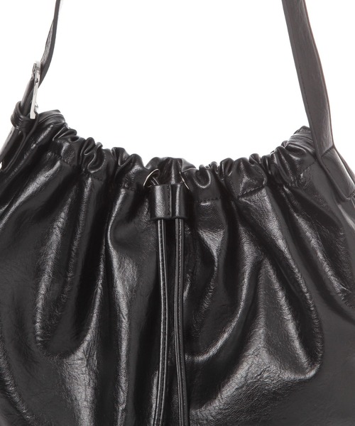 LAKOLE(ラコレ)の「フェイクレザードロスト巾着BAG / 1077399(ハンドバッグ・レディース・ブラック/オフホワイト/モカ・FREE)」の8枚目の写真