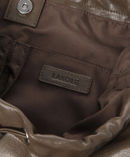 LAKOLE(ラコレ)の「フェイクレザードロスト巾着BAG / 1077399(ハンドバッグ・レディース・ブラック/オフホワイト/モカ・FREE)」の19枚目の写真