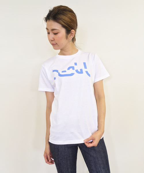 X-girl（エックスガール）の「CHIPPED LOGO S/S TEE /Tシャツ/TEE/無地/ミルズロゴ/半袖/シンプル/夏/人気（Tシャツ/カットソー・レディース・ホワイト/ネイビー/アッシュ・2/1）」の4枚目の写真