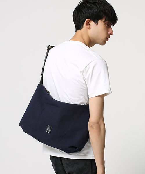 tobiuo（トビウオ）の「tobiuo/stuff shoulder S（ショルダーバッグ・メンズ・ブラック/ナチュラル/ネイビー/ライトグレー・FREE）」の4枚目の写真
