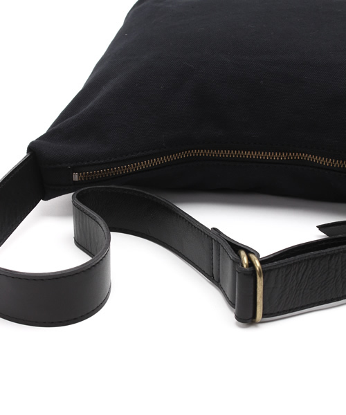 tobiuo（トビウオ）の「tobiuo/stuff shoulder S（ショルダーバッグ・メンズ・ブラック/ナチュラル/ネイビー/ライトグレー・FREE）」の11枚目の写真