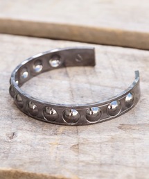 Genri（ゲンリ）の「Genri/【duck dive】Studded Bangle Ⅰ（バングル/リストバンド）」