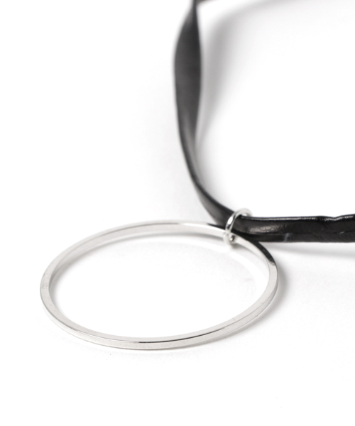 VENCEEXCHANGE（ヴァンスエクスチェンジ）の「コード丸パーツ&合皮チョーカー            （チョーカー・レディース・Silver・FREE）」の2枚目の写真