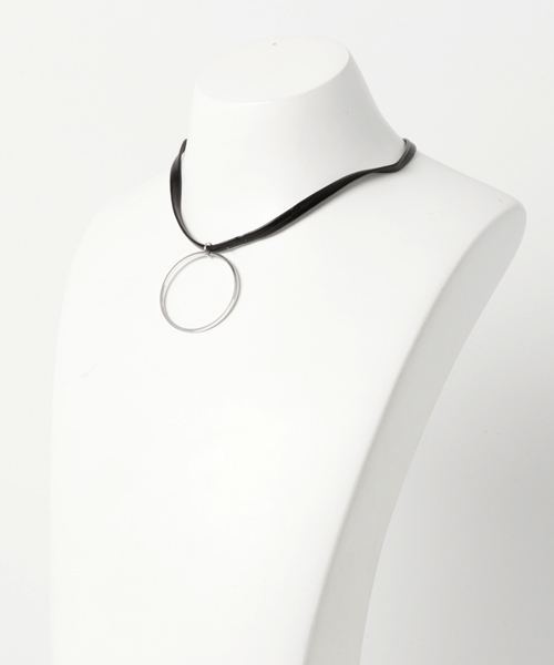 VENCEEXCHANGE（ヴァンスエクスチェンジ）の「コード丸パーツ&合皮チョーカー            （チョーカー・レディース・Silver・FREE）」の5枚目の写真
