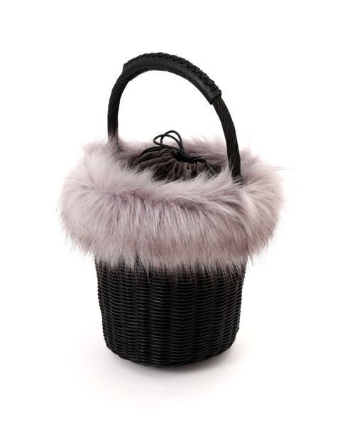 NATURAL BEAUTY BASIC（ナチュラルビューティーベーシック）の「ファートリミングホールショルダーバッグ（ショルダーバッグ・レディース・ブラック/ベージュ・ﾌﾘ-）」の4枚目の写真