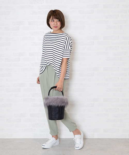 NATURAL BEAUTY BASIC（ナチュラルビューティーベーシック）の「ファートリミングホールショルダーバッグ（ショルダーバッグ・レディース・ブラック/ベージュ・ﾌﾘ-）」の15枚目の写真