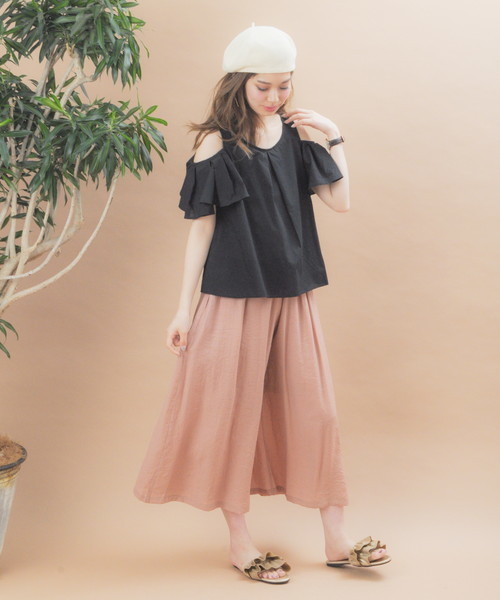 natural couture(ナチュラルクチュール)の「オープンショルダーフレアブラウス(シャツ/ブラウス・レディース・ストライプ/ホワイト×ブルー/ブラック/キャメル・FREE)」の8枚目の写真