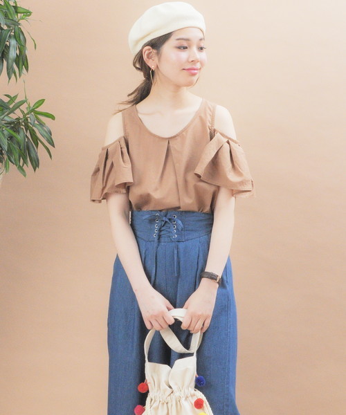natural couture(ナチュラルクチュール)の「オープンショルダーフレアブラウス(シャツ/ブラウス・レディース・ストライプ/ホワイト×ブルー/ブラック/キャメル・FREE)」の17枚目の写真