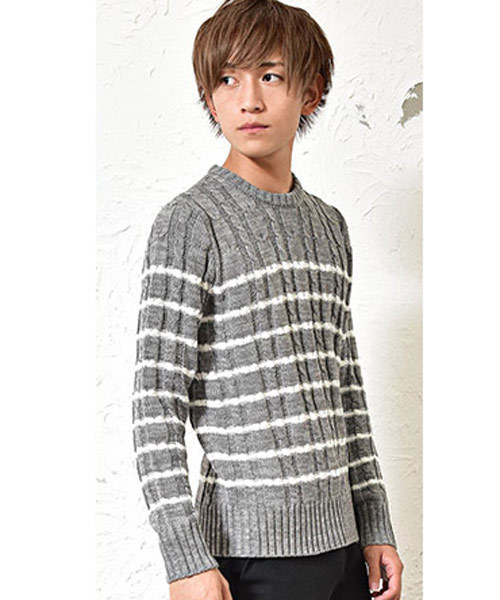 MinoriTY（マイノリティ）の「ケーブルクルーネックニット（ニット/セーター・メンズ・オフホワイト/ブラック系その他2/レッド/ロイヤルブルー/グレー系その他/グレー系その他3/ホワイト系その他/ブラック系その他3/ブラック/レッド系その他/レッド系その他2/ベージュ系その他/ブラック系その他/グレー系その他2/ブルー系その他/ブルー系その他3/ブルー系その他2・M/XL/L）」の9枚目の写真