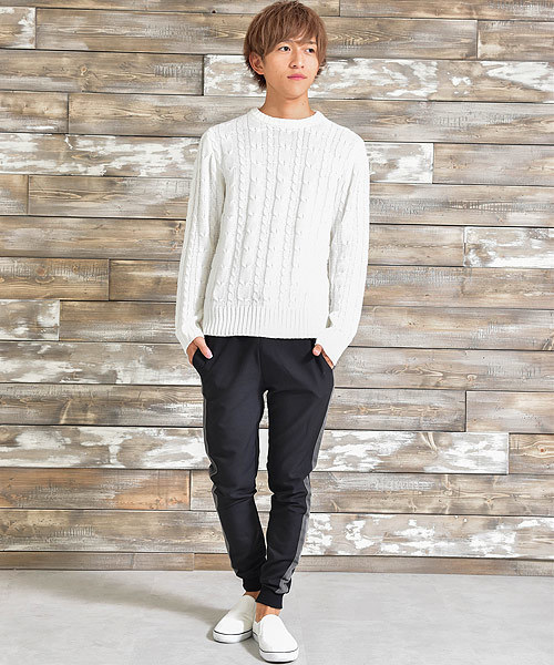 MinoriTY（マイノリティ）の「ケーブルクルーネックニット（ニット/セーター・メンズ・オフホワイト/ブラック系その他2/レッド/ロイヤルブルー/グレー系その他/グレー系その他3/ホワイト系その他/ブラック系その他3/ブラック/レッド系その他/レッド系その他2/ベージュ系その他/ブラック系その他/グレー系その他2/ブルー系その他/ブルー系その他3/ブルー系その他2・M/XL/L）」の18枚目の写真