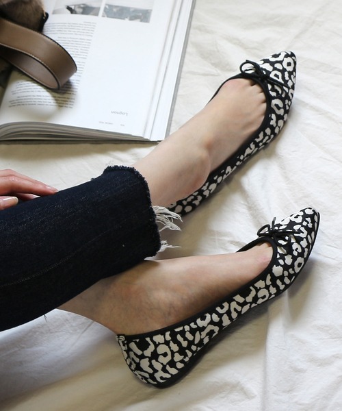 AmiAmi（アミアミ）の「【まいにちバレエ】ポインテッドトゥバレエシューズ/バレエコア（バレエシューズ・レディース・シルバー/ベージュ系その他2/パープル系その他/ベージュ系その他/パイソン/ブラック系その他/レオパード/グリーン系その他/ブラック/マスタード/ブルー系その他/パープル/レッド/グレー/ワイン/グレー系その他/ネイビー/オレンジ/ブラック系その他2/ブラック系その他3/ブラック系その他4/コーラル/グレイッシュブルー/グレイッシュベージュ/ピンクベージュ/シルバー系その他/レッド系その他/ホワイト×シルバー/ホワイト/ライトグレー/チェック/ブラック系その他5/レモンイエロー/ブルー系その他2/ブラウン/カーキ/ラベンダー/アイボリー/ベージュ系その他3/ナチュラル/ブラック×ホワイト/ブラック系その他6/キャメル/イエロー×グリーン/ベージュ系その他4/サンドベージュ/グレー系その他2/ベージュ系その他5/ホワイト×ブラック/ライトオリーブ/ベージュ系その他6/ゴールド/ブラック×シルバー/ホワイト系その他/ブラック系その他7/レッド系その他2/ホワイト系その他2/シルバー系その他2/その他/その他1/その他2・35/38/39/37/40/36）」の9枚目の写真