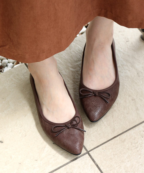 AmiAmi（アミアミ）の「【まいにちバレエ】ポインテッドトゥバレエシューズ/バレエコア（バレエシューズ・レディース・シルバー/ベージュ系その他2/パープル系その他/ベージュ系その他/パイソン/ブラック系その他/レオパード/グリーン系その他/ブラック/マスタード/ブルー系その他/パープル/レッド/グレー/ワイン/グレー系その他/ネイビー/オレンジ/ブラック系その他2/ブラック系その他3/ブラック系その他4/コーラル/グレイッシュブルー/グレイッシュベージュ/ピンクベージュ/シルバー系その他/レッド系その他/ホワイト×シルバー/ホワイト/ライトグレー/チェック/ブラック系その他5/レモンイエロー/ブルー系その他2/ブラウン/カーキ/ラベンダー/アイボリー/ベージュ系その他3/ナチュラル/ブラック×ホワイト/ブラック系その他6/キャメル/イエロー×グリーン/ベージュ系その他4/サンドベージュ/グレー系その他2/ベージュ系その他5/ホワイト×ブラック/ライトオリーブ/ベージュ系その他6/ゴールド/ブラック×シルバー/ホワイト系その他/ブラック系その他7/レッド系その他2/ホワイト系その他2/シルバー系その他2/その他/その他1/その他2・35/38/39/37/40/36）」の22枚目の写真