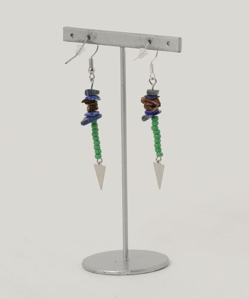 TONE SELECT GOODS(トーンセレクトグッズ)の「【muddy-maua】エキゾチックトライアングルピアス(ピアス(両耳用)・レディース・ライトグレー・FREE)」の2枚目の写真