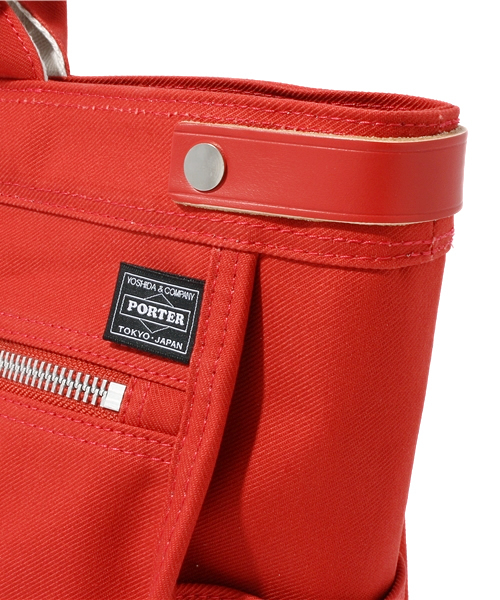 PORTER(ポーター)の「PORTER GIRL NAKED TOTE BAG MEDIUM <B印 YOSHIDA SELECT>(トートバッグ・レディース・ベージュ/レッド/ネイビー・ONE SIZE)」の7枚目の写真