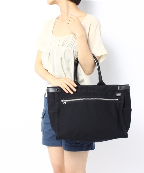 PORTER(ポーター)の「PORTER GIRL NAKED TOTE BAG MEDIUM <B印 YOSHIDA SELECT>(トートバッグ・レディース・ベージュ/レッド/ネイビー・ONE SIZE)」の13枚目の写真