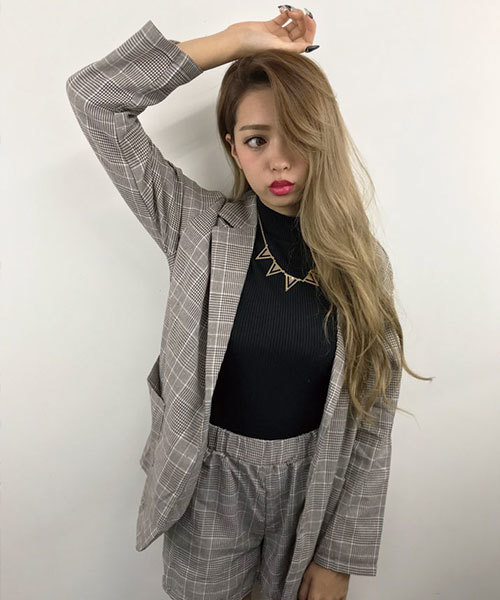 SPIGA（スピーガ）の「ﾁｪｯｸｽｰﾂｾｯﾄｱｯﾌﾟ（スーツジャケット・レディース・ブラウン/グレー・FREE）」の7枚目の写真