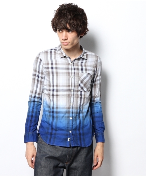 MORGAN HOMME（モルガンオム）の「デジモグラディエント（シャツ/ブラウス・メンズ・レッド/ブルー・MEDIUM/LARGE/AL）」の3枚目の写真