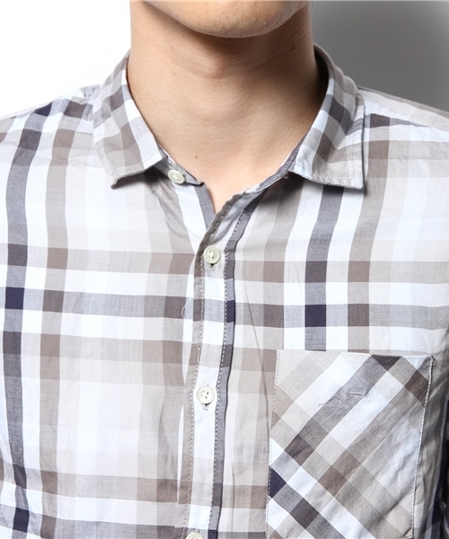 MORGAN HOMME（モルガンオム）の「デジモグラディエント（シャツ/ブラウス・メンズ・レッド/ブルー・MEDIUM/LARGE/AL）」の6枚目の写真