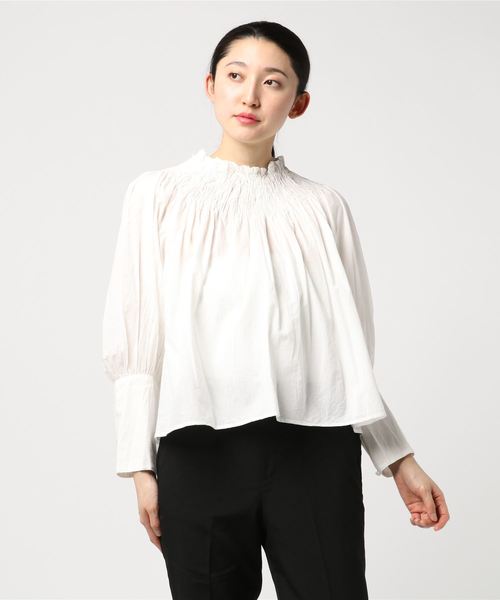 TEVALT(ヴァレット)の「ハンドタック ハイネックブラウス 67970(シャツ/ブラウス・レディース・ホワイト/オレンジ/エメラルド/ダークネイビー・38)」の2枚目の写真
