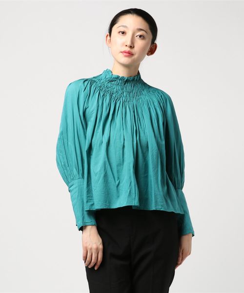 TEVALT(ヴァレット)の「ハンドタック ハイネックブラウス 67970(シャツ/ブラウス・レディース・ホワイト/オレンジ/エメラルド/ダークネイビー・38)」の3枚目の写真