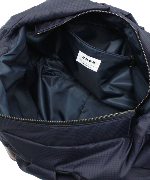 PLST(プラステ)の「格子柄2WAYナイロンショルダーバッグ(大)(ショルダーバッグ・レディース・ライトグレー/ネイビー/ピンク・FREE)」の7枚目の写真