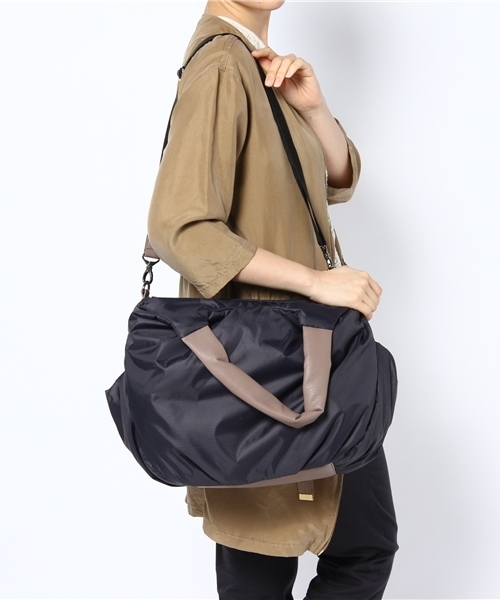 PLST(プラステ)の「格子柄2WAYナイロンショルダーバッグ(大)(ショルダーバッグ・レディース・ライトグレー/ネイビー/ピンク・FREE)」の8枚目の写真