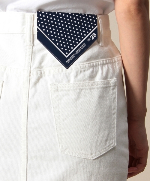 BEAUTY&YOUTH UNITED ARROWS（ビューティーアンドユースユナイテッドアローズ）の「BYTU セルビッチデニムタイトスカート◆（デニムスカート・レディース・ホワイト/ネイビー・27inch/28inch）」の4枚目の写真