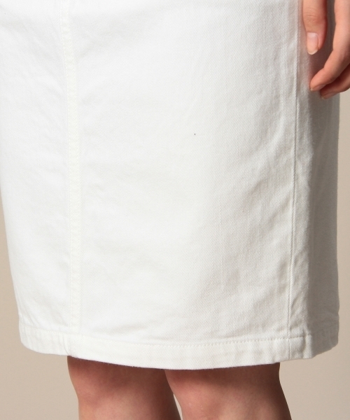 BEAUTY&YOUTH UNITED ARROWS（ビューティーアンドユースユナイテッドアローズ）の「BYTU セルビッチデニムタイトスカート◆（デニムスカート・レディース・ホワイト/ネイビー・27inch/28inch）」の5枚目の写真