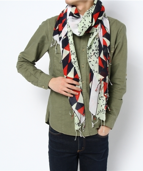 green label relaxing（グリーンレーベルリラクシング）の「[グレンプリンス]GLEN PRINCE GB TRAG ストール（ストール/ショール・メンズ・ホワイト/ネイビー・フリー）」の5枚目の写真