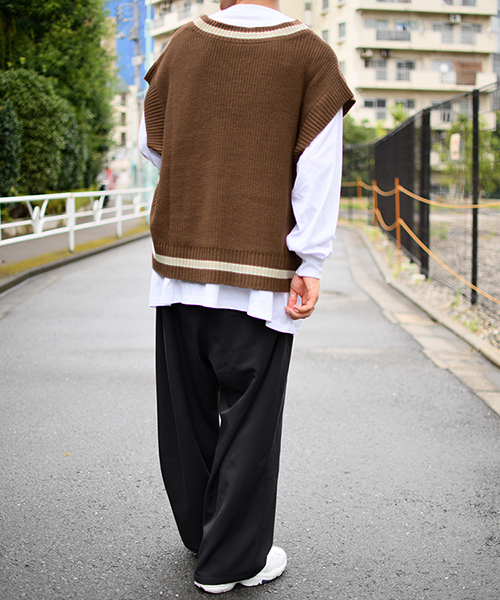 kutir（クティール）の「Vネックニットベスト（ベスト）」 - WEAR