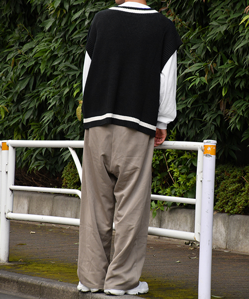 kutir（クティール）の「Ｖネックニットベスト（ベスト・メンズ・ブラック/ベージュ/ネイビー/モカ・MEDIUM/LARGE）」の21枚目の写真