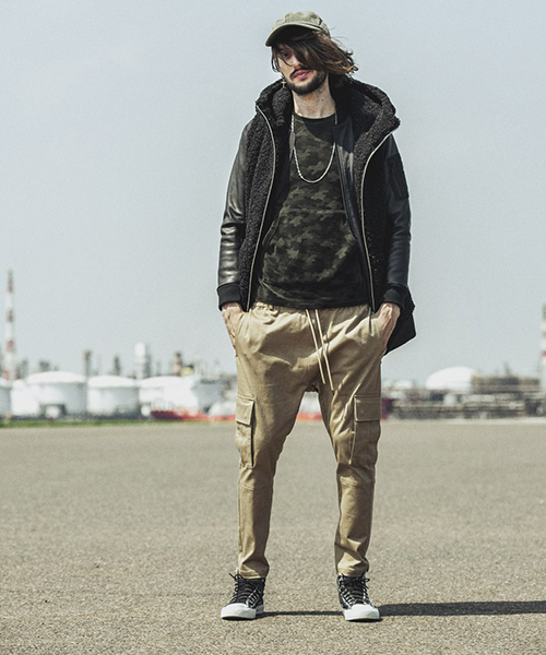 NO ID.（ノーアイディ）の「mp7459-ＣツイルストレッチサルエルスキニーカーゴＰＴ パンツ（カーゴパンツ・メンズ・カーキ/ベージュ/ブラック・1/2/3）」の14枚目の写真