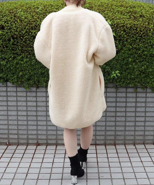 PairPair（ペアペア）の「もこもこボアロングコート（その他アウター・レディース・モカ/ライトベージュ・FREE）」の7枚目の写真